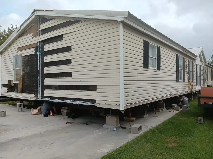 Maverick Mobile Home Services Team Working | Eagle Pass, Texas